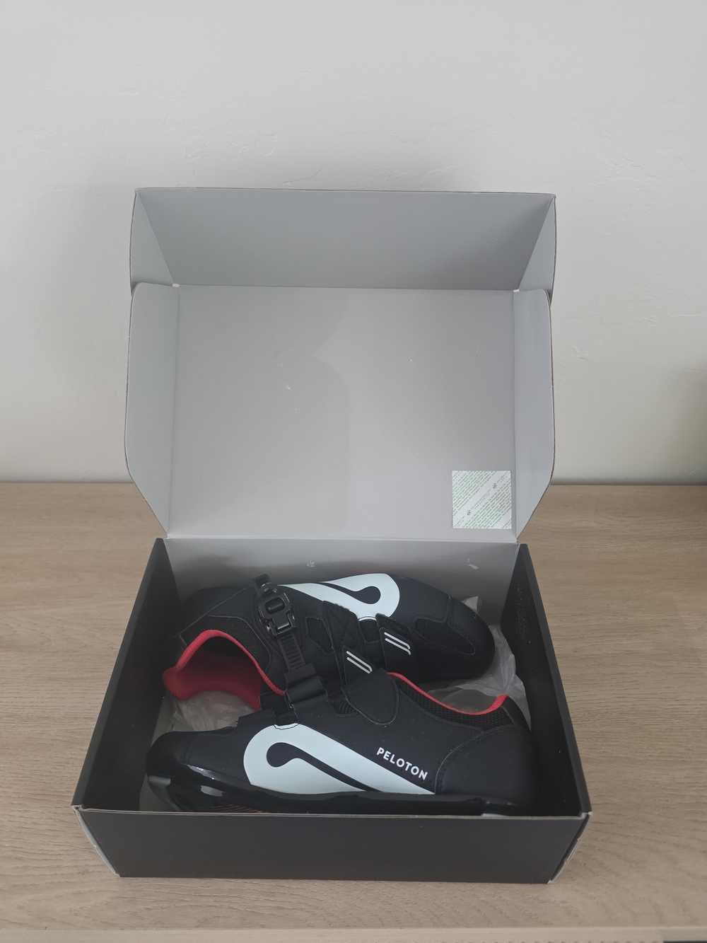 Peloton Kids Black and Red Cycling Shoes - Picture 3 of 4